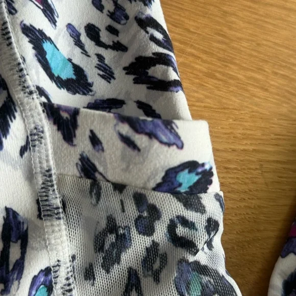 Fabletics Leopard Print women’s Leggings NWOT - Picture 2 of 3